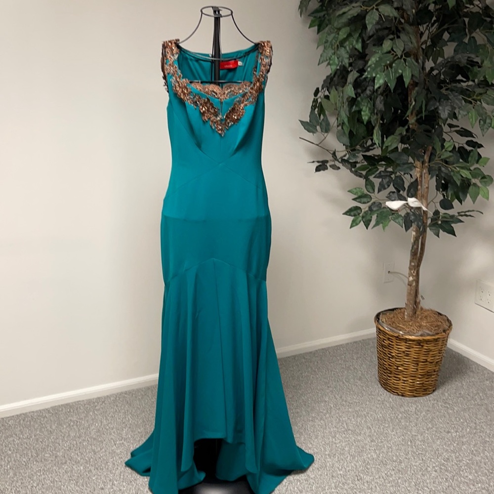 Green Carmen Marc Valvo evening gown sz 6